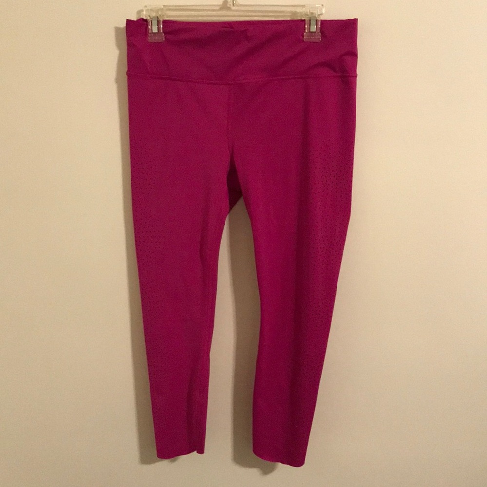 Athleta Hot Pink cropped leggings